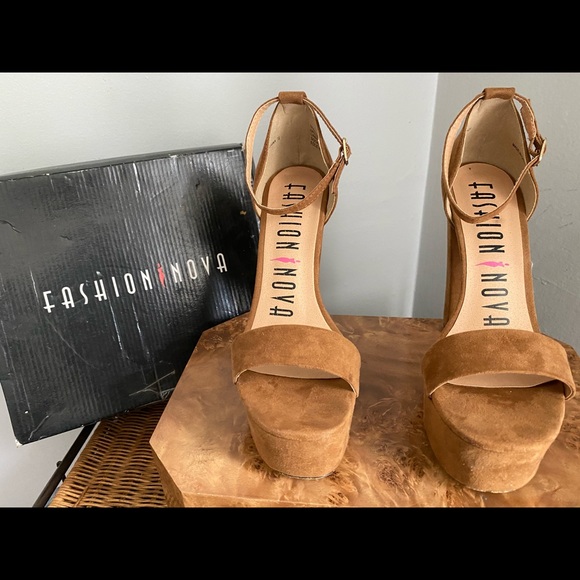 FASHION NOVA CARMEL SUEDE PLATFORM CHUCKY HEELS - Picture 8 of 8